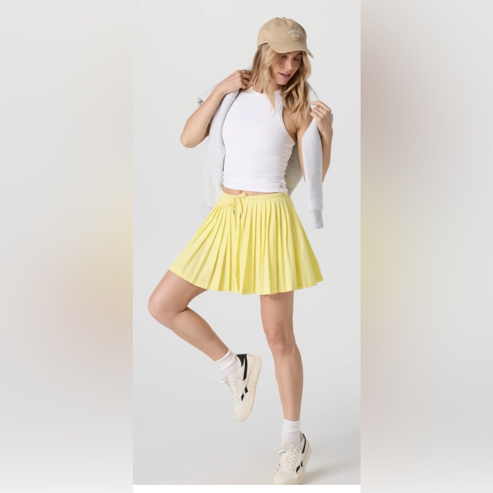 Vuori Clementine Pleated Skirt 15”-NWT!! - Picture 3 of 10